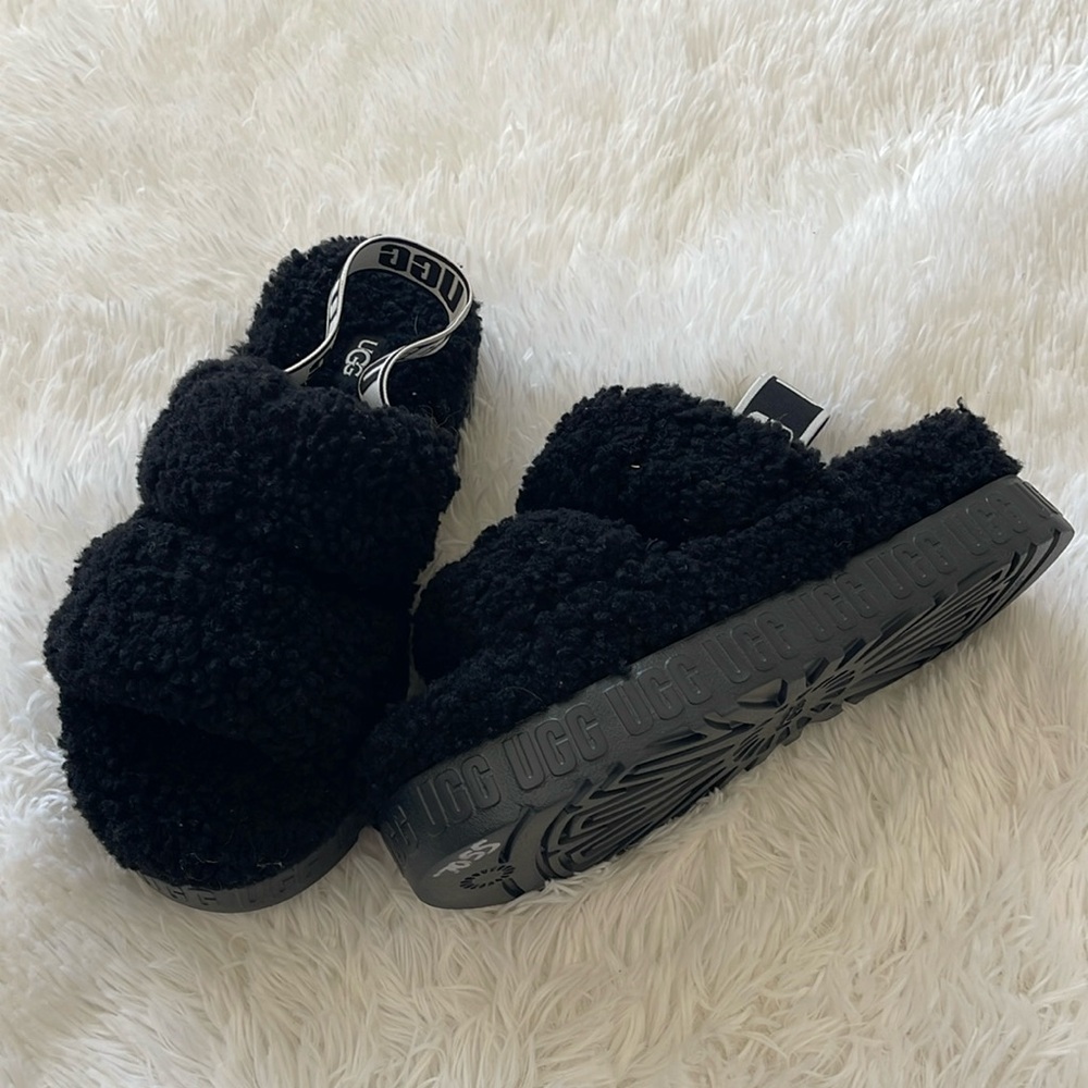 Ugg slippers size 7 women’s